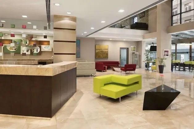 Ramada by Wyndham Istanbul Taksim - Lobi