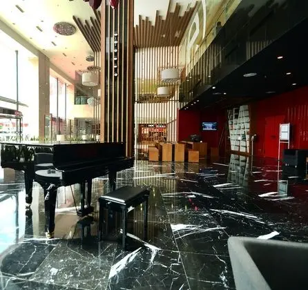 Ramada Encore by Wyndham Izmir - Lobi