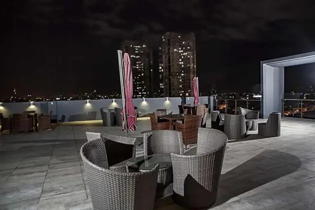 RAMADA ENCORE MAKATI - Manzara / Peyzaj