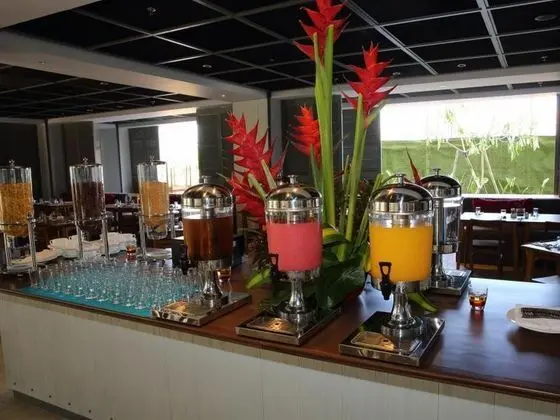 Ramada Encore by Wyndham Bali Seminyak - Yeme / İçme