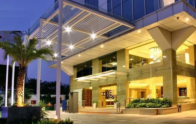 Ramada Encore by Wyndham Bangalore Domlur - Dış Mekan