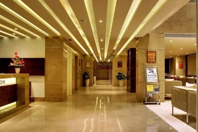 Ramada Encore by Wyndham Bangalore Domlur - Lobi