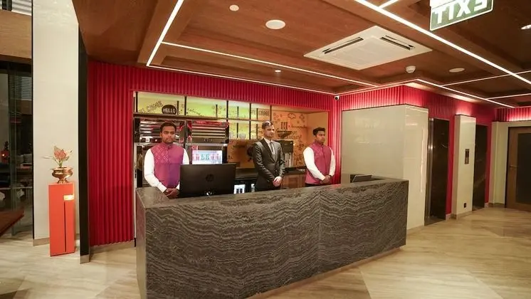 Ramada Encore By Wyndham Bareilly Civil Lines - Lobi