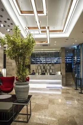 Ramada Encore by Wyndham Busan Station - Lobi