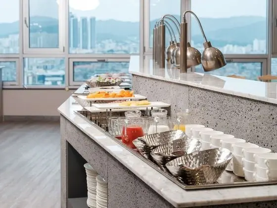 Ramada Encore by Wyndham CheonAn - Yerinde Yemek