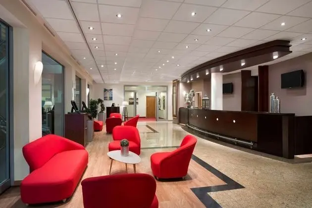 Ramada Encore by Wyndham Geneva - Lobi