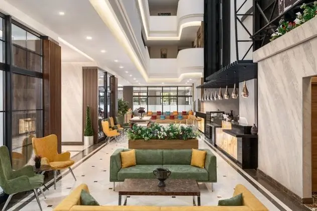 Ramada Encore By Wyndham İstanbul Basın Express - Lobi