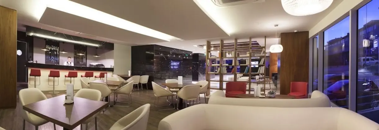 Ramada Encore by Wyndham Istanbul Kartal - Lobi
