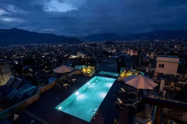 Ramada Encore by Wyndham Kathmandu Thamel - Havuz