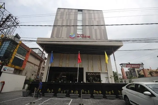 Ramada Encore By Wyndham Siliguri Sevoke Road - Dış Mekan