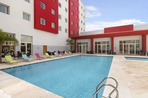 Ramada Encore by Wyndham Tangier - Havuz