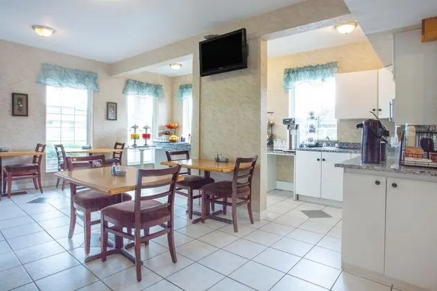 Ramada Limited 100 Mile House - Genel