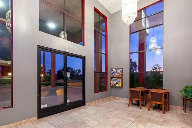 Ramada Limited Bakersfield Central - Lobi