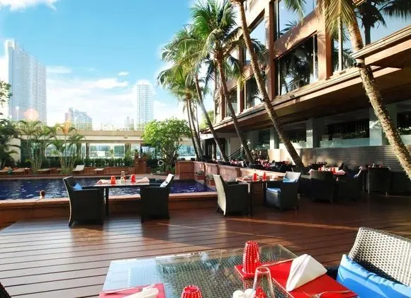 Ramada Plaza Bangkok Menam Riverside