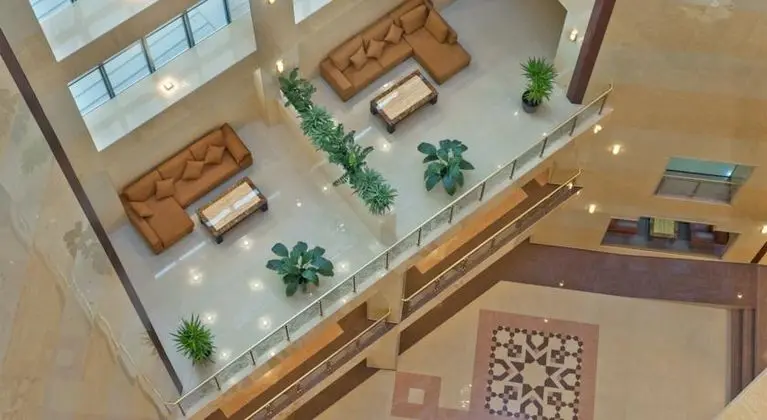 Ramada Plaza Gence - Lobi