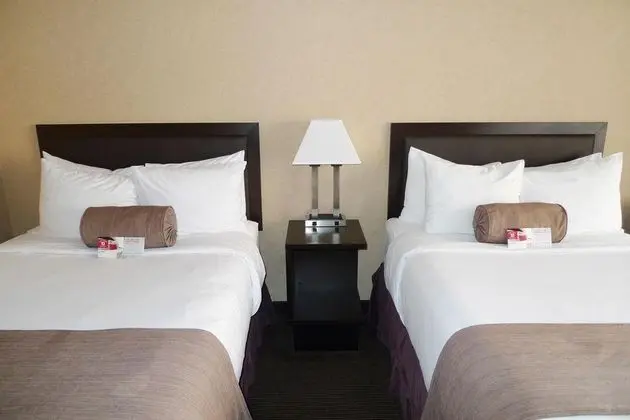 Ramada Plaza by Wyndham Calgary Downtown