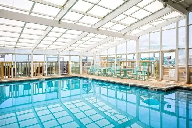 Ramada Plaza by Wyndham Nags Head Oceanfront - Havuz