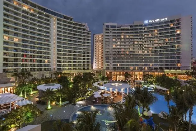 Ramada Plaza by Wyndham Sanya Bay - Dış Mekan