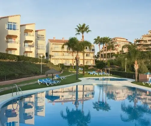 Ramada Residences by Wyndham Costa del Sol - Havuz