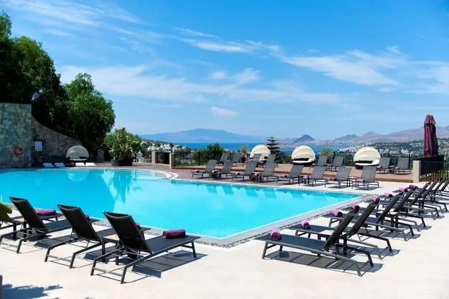 Ramada Resort by Wyndham Bodrum - Havuz