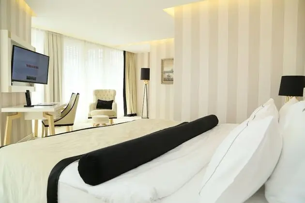 Ramada Hotel & Suites by Wyndham Istanbul Sisli - Oda