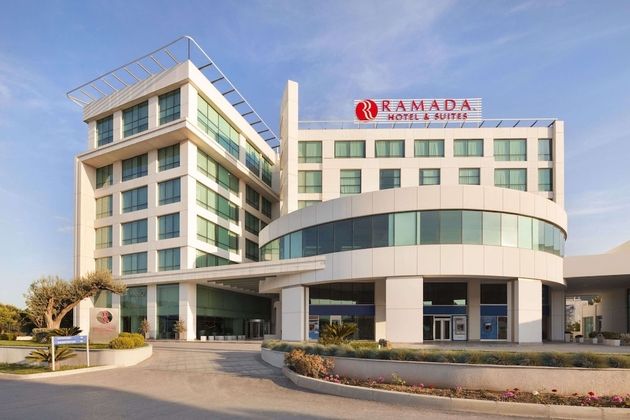 Ramada Hotel & Suites by Wyndham Izmir KemalpasaFotoğrafı