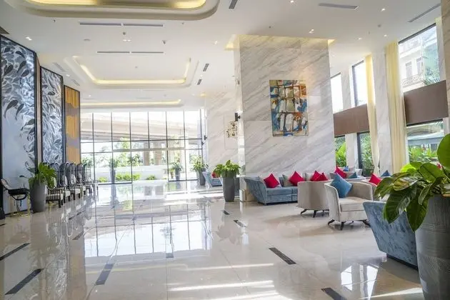 Ramada Hotel & Suites by Wyndham Halong Bay View - Lobi