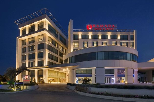 Ramada Hotel & Suites by Wyndham İzmir KemalpaşaFotoğrafı