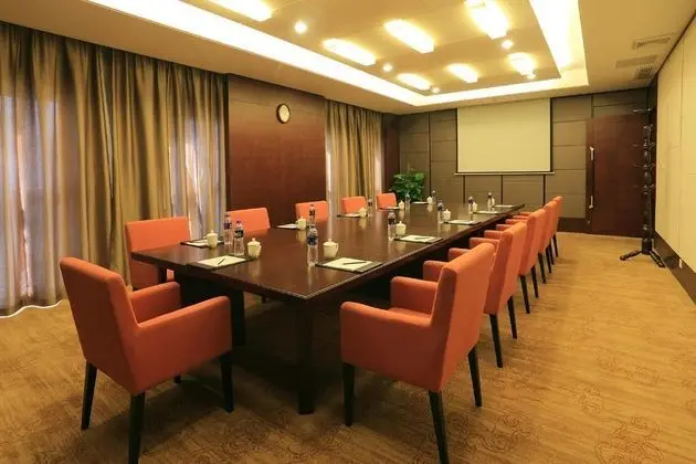 Ramada Suzhou Luzhi