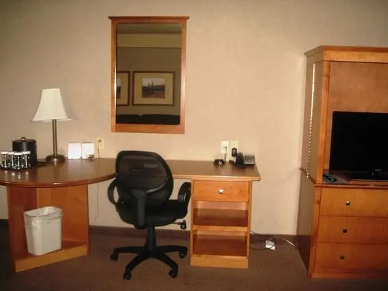 Ramada by Wyndham Airdrie Hotel and Suites