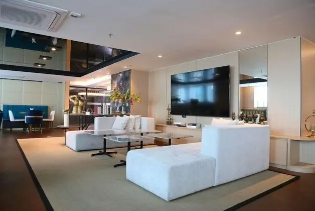 Ramada by Wyndham Bangkok Sukhumvit 11