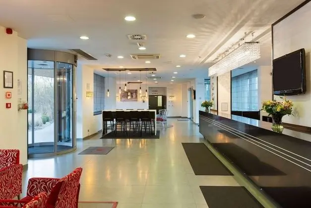 Ramada by Wyndham Brussels Woluwe - Lobi