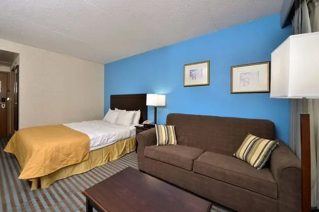 Ramada by Wyndham Cedar Rapids - Oda