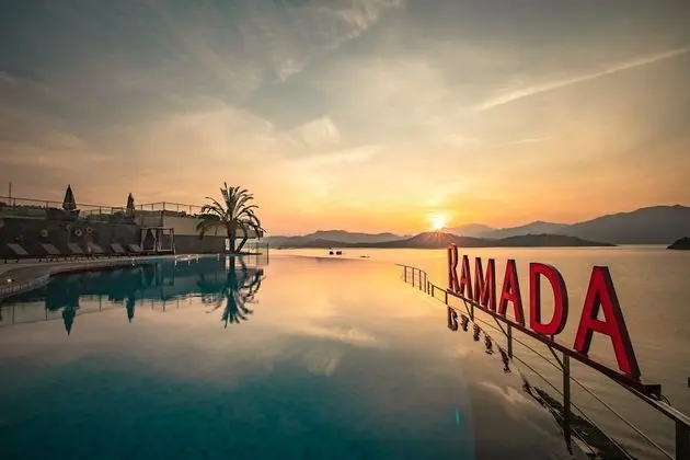 Ramada by Wyndham Chenzhou Dongjiang Lake - Havuz