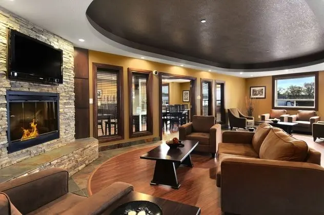 Ramada by Wyndham Cold Lake - Lobi