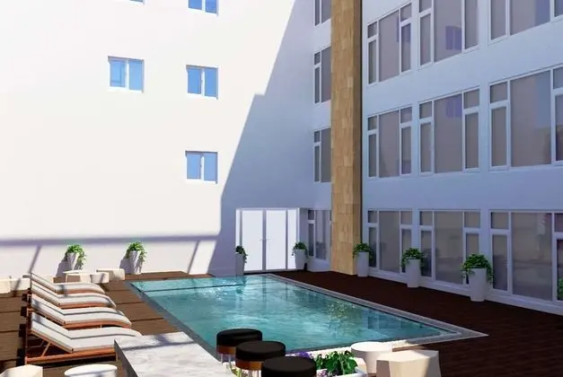 Ramada by Wyndham Darjeeling Gandhi Road - Havuz