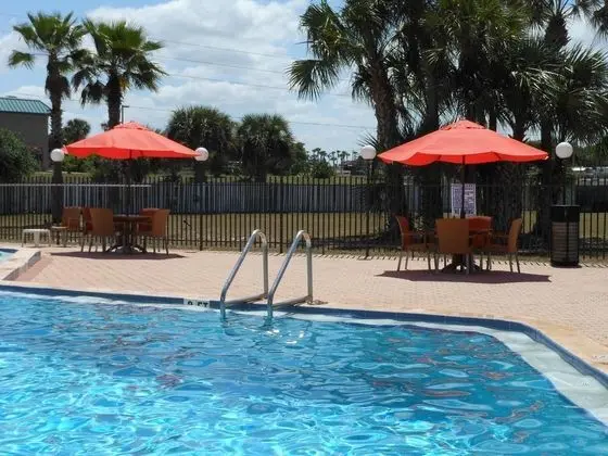 Ramada by Wyndham Davenport Orlando South