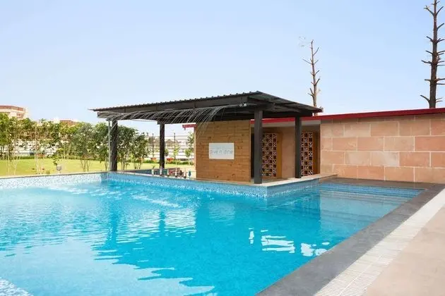 Ramada by Wyndham Dehradun Chakrata Road - Havuz
