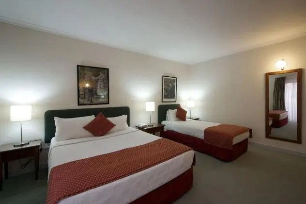 RAMADA BY WYNDHAM DIPLOMAT CANBERRA