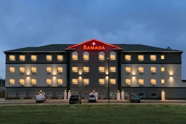 Ramada by Wyndham Drayton Valley - Dış Mekan