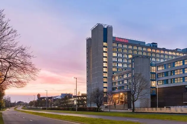Ramada by Wyndham East Kilbride - Dış Mekan