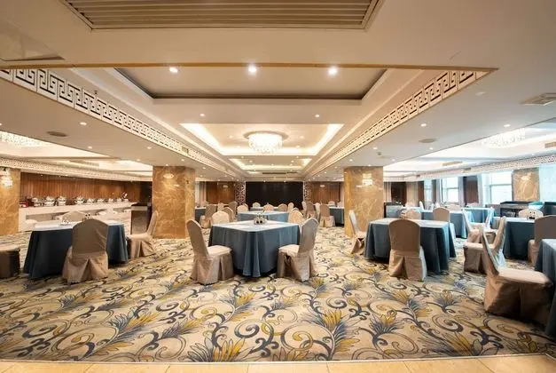 Ramada by Wyndham Encore Kaili West - Yerinde Yemek