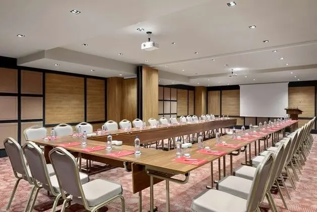 Ramada By Wyndham Erzurum - İş / Konferans