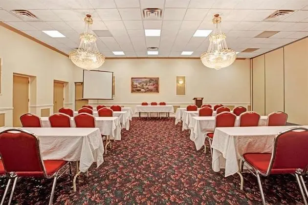 Ramada by Wyndham Flemington