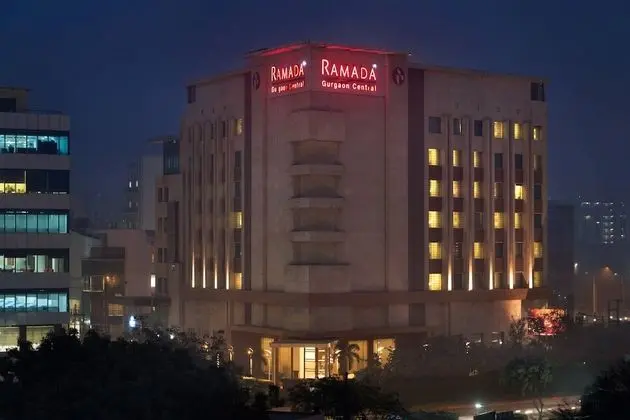 Ramada by Wyndham Gurgaon Central - Dış Mekan