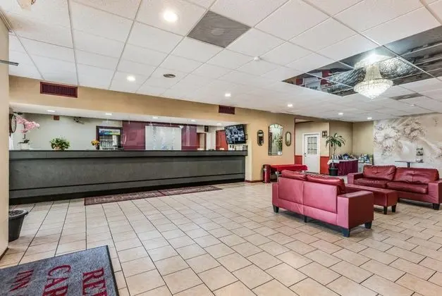 Ramada by Wyndham Hazleton - Lobi