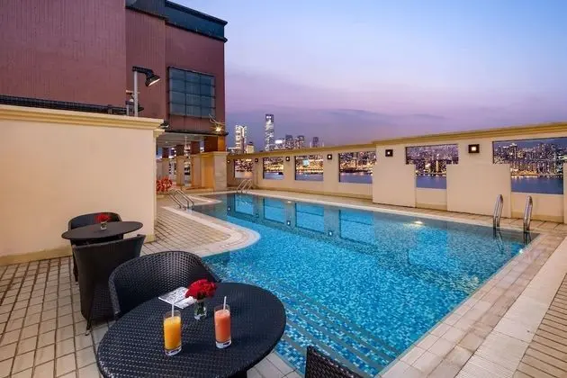Ramada by Wyndham Hong Kong Grand View - Havuz