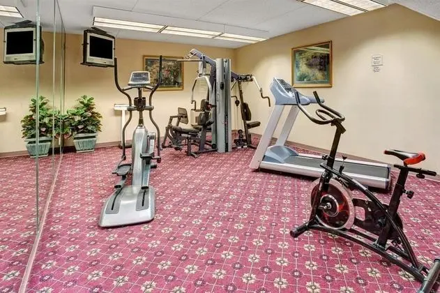 Ramada by Wyndham Indianapolis Airport