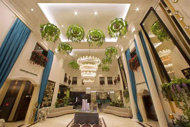 Ramada by Wyndham İstanbul Merter - Lobi