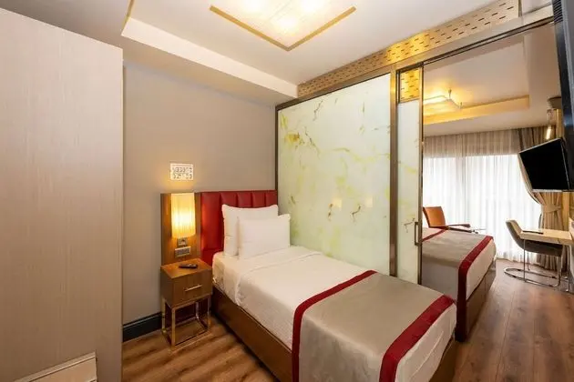 Ramada by Wyndham Istanbul Pera - Oda